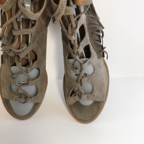 Qupid Gray Gladiator Stacked Block Heels Shoes Size 9 With Long Strings Tie - Picture 11 of 13